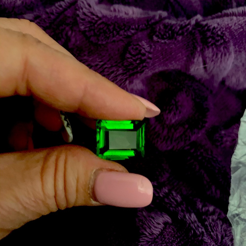 Natural Peridot 15 ct relationship stone